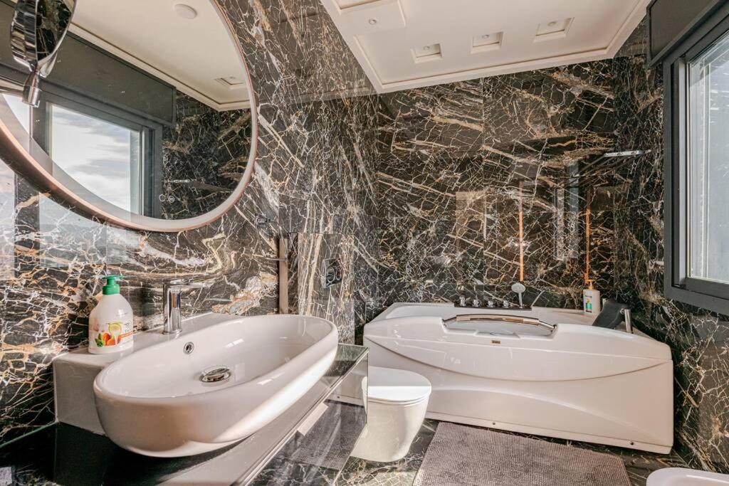 Royale Duplexe Pleine Centre Tanger 아파트 외부 사진